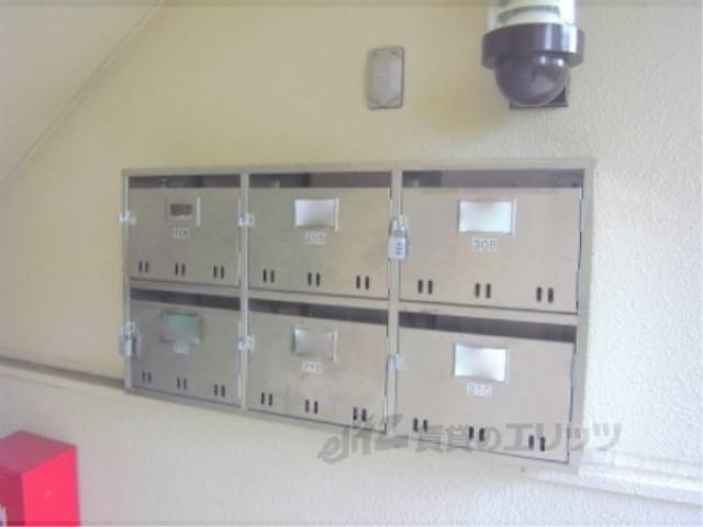 ロビー　ポスト