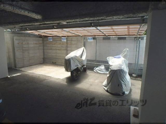 駐輪場　バイク置き場