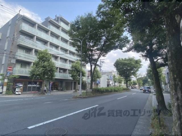 前面道路　宅配ボックスあります