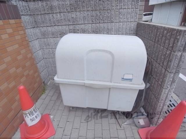 ダストボックス