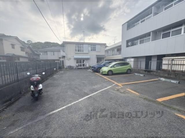 コインパーキング　物件の前はコインパーキングです。