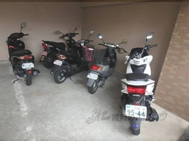 駐輪場　バイク置き場