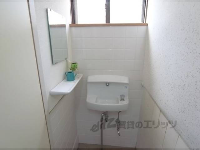 共用トイレ手洗い場