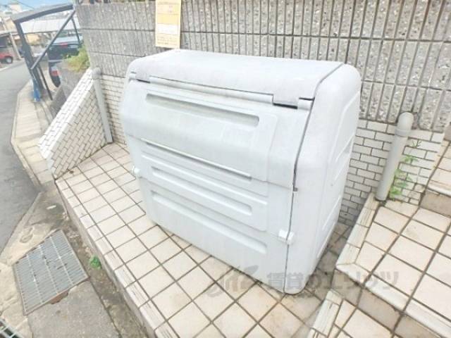 ダストボックス