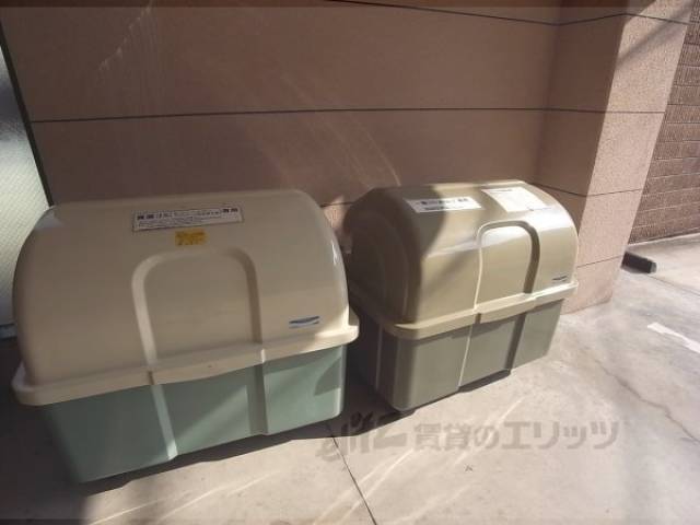 ダストボックス