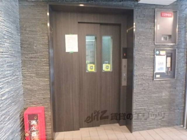 エレベーター　掲示