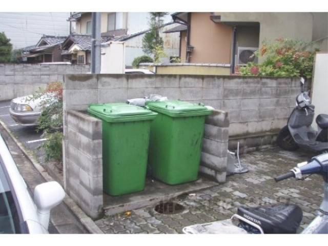 ダストボックス