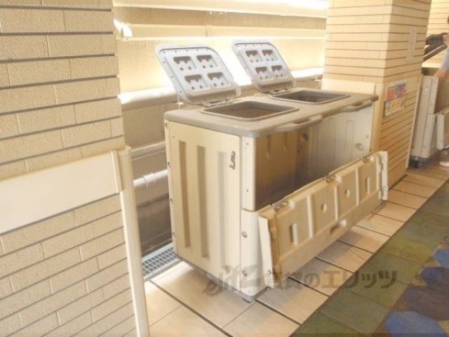 ダストボックス