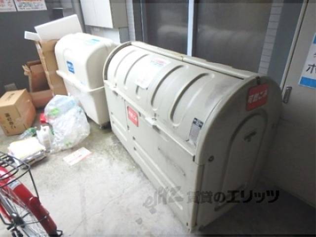 共同ゴミ捨て場