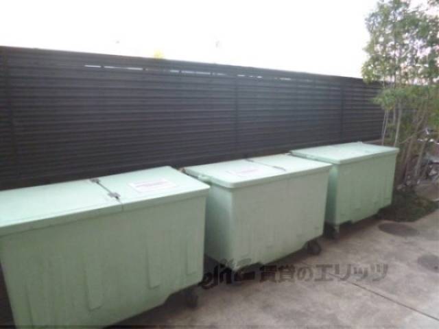 ゴミ置き場　ゴミ箱