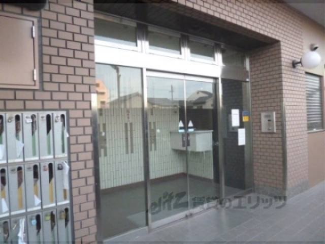 エントランス　正面玄関