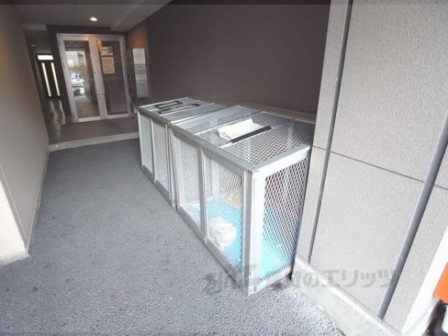 前面道路　ゴミ捨て場