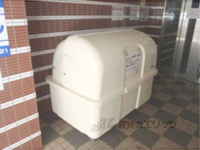 ダストボックス