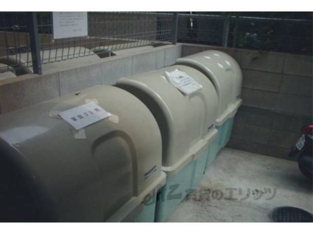 ダストボックス