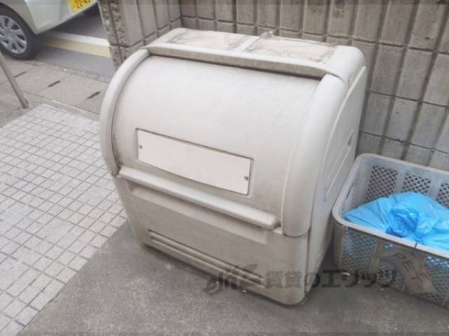 ダストボックス