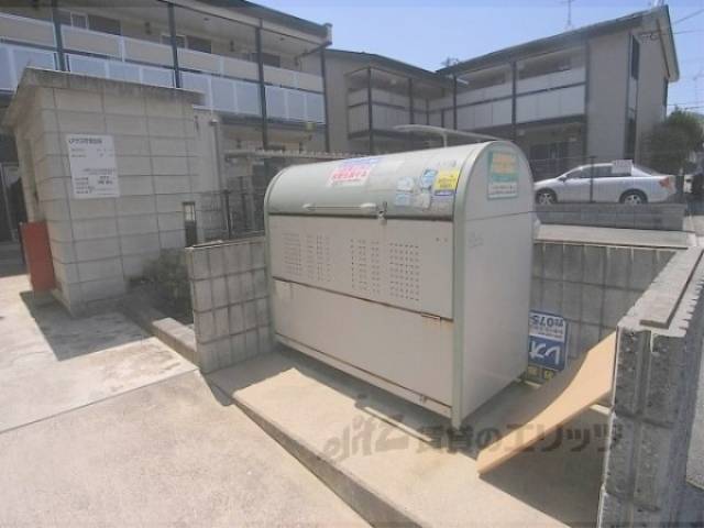 ダストボックス