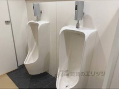 共用男子トイレ