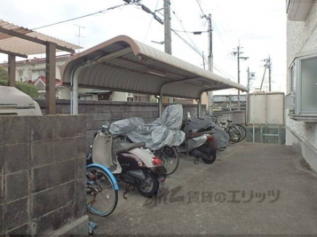 駐輪場　ゴミ収集場所