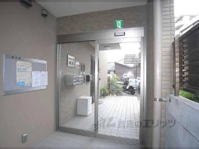ロビー　入口自動ドア