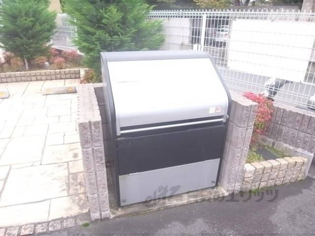 ダストボックス