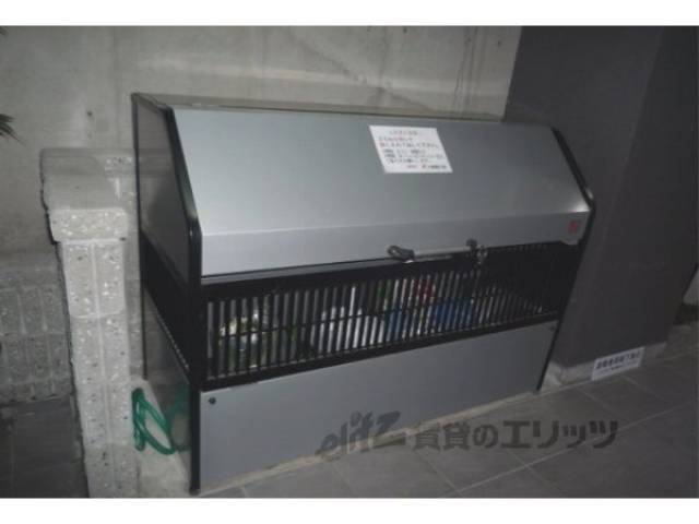 ダストボックス