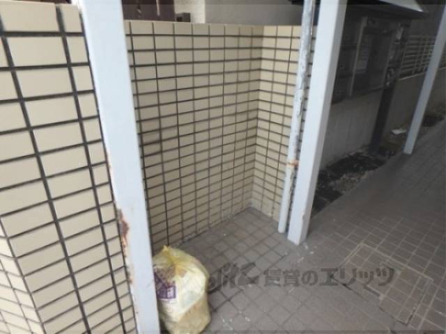 ゴミ置き場　ゴミ捨て場