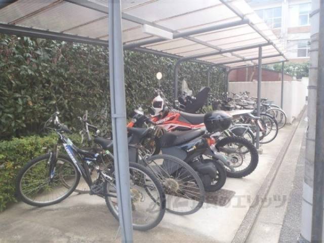 駐輪場　バイク駐輪可能
