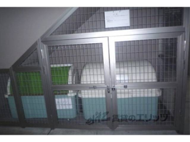 ゴミ置き場　ゴミ回収ボックス