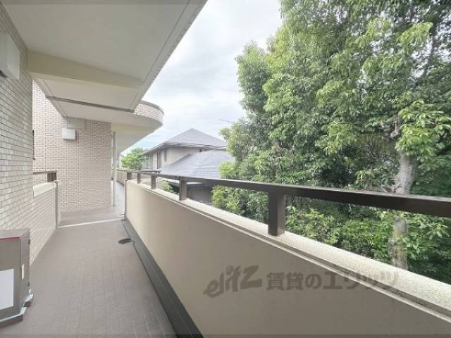 通路　玄関前通路