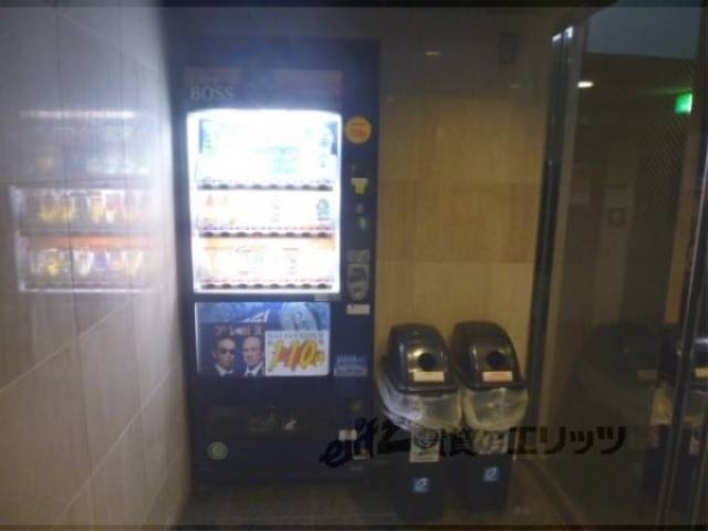 ロビー　自動販売機