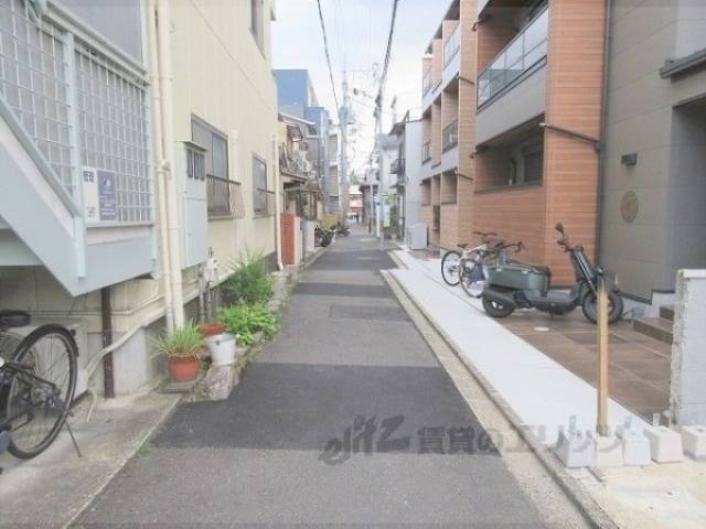 前面道路　東側