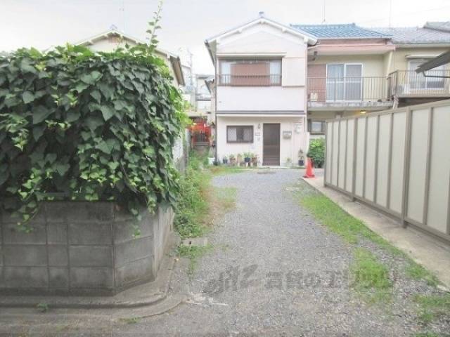 前面道路　西側
