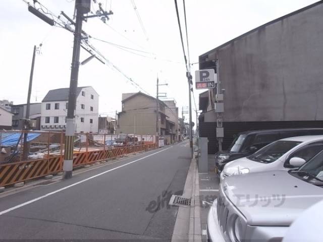 前面道路　玄関