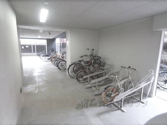 駐輪場　宅配ロッカー