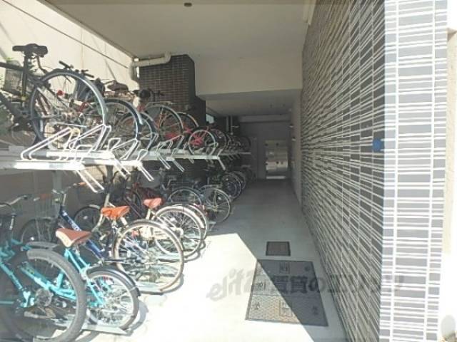 駐輪場　ゴミ置き場