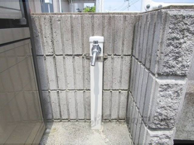 ゴミ置き場　水場