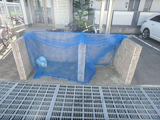 ゴミ置き場