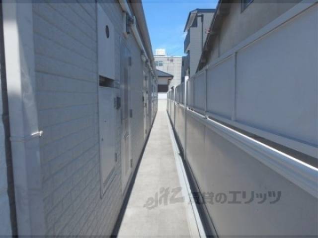 エントランス　通路