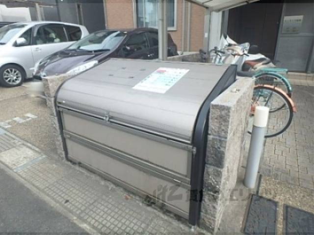 前面道路　ゴミボックス