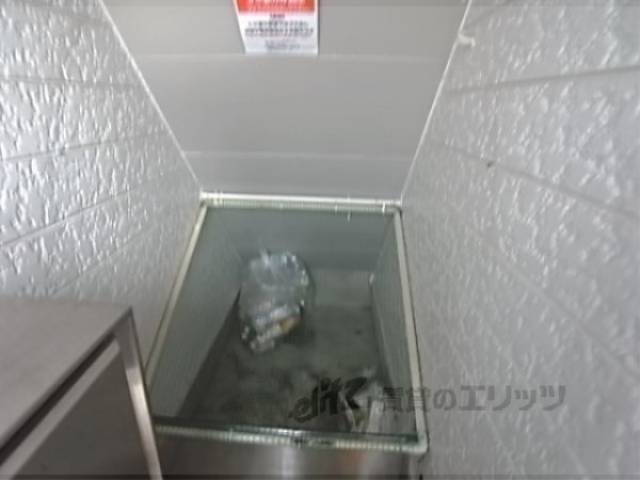 ゴミ置き場　ゴミ捨て場