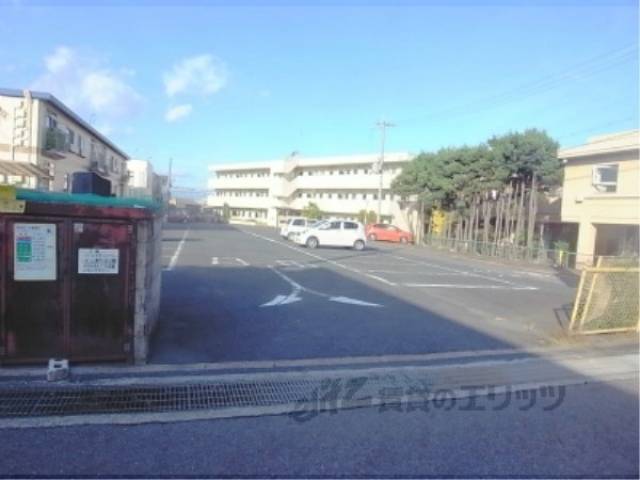 通路　敷地内入口