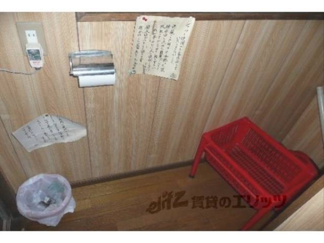 共同シャワー脱衣所