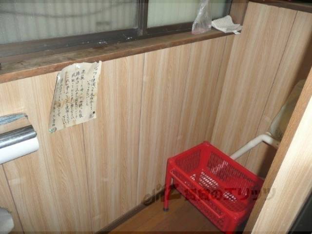 共同シャワー脱衣所