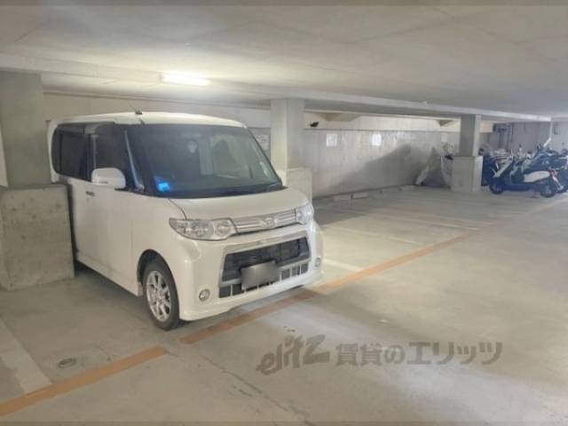 地下駐車場