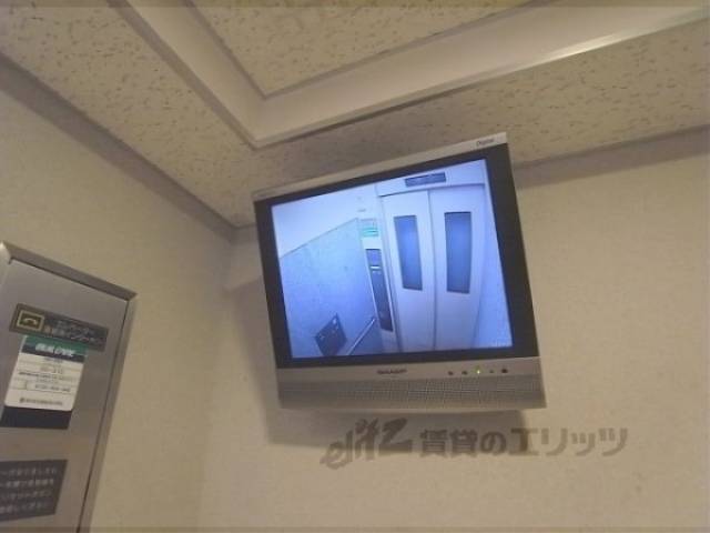 エレベーター　モニター