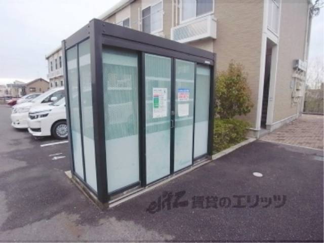 前面道路　ゴミボックス