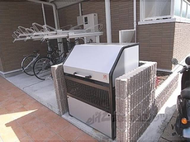 ゴミ置き場　ダストボックス