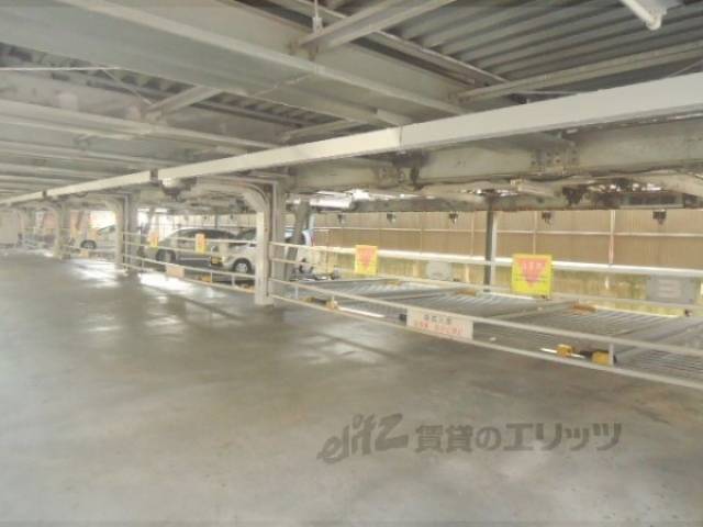 駐車場　立体