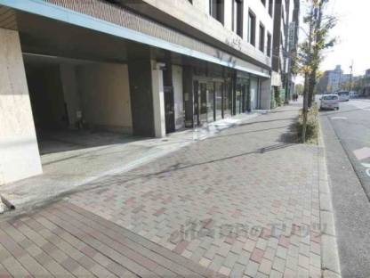 店舗前歩道