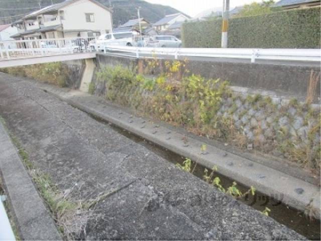 前面の川